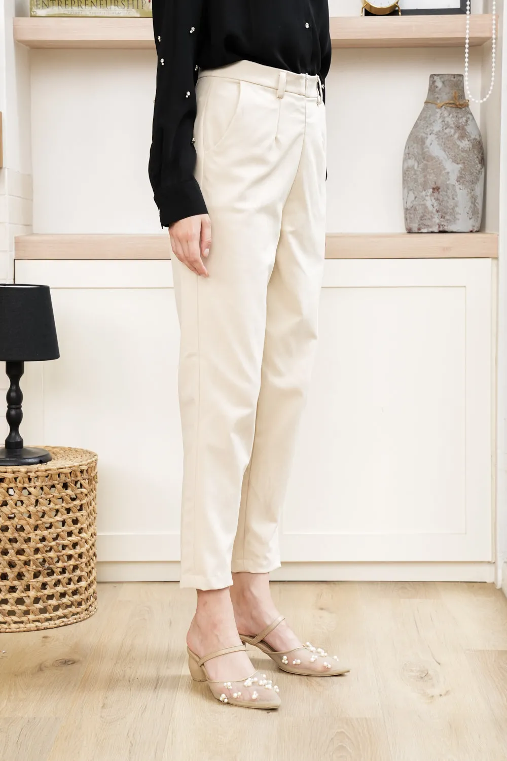 Ivy Ankle Pants Egg Shell