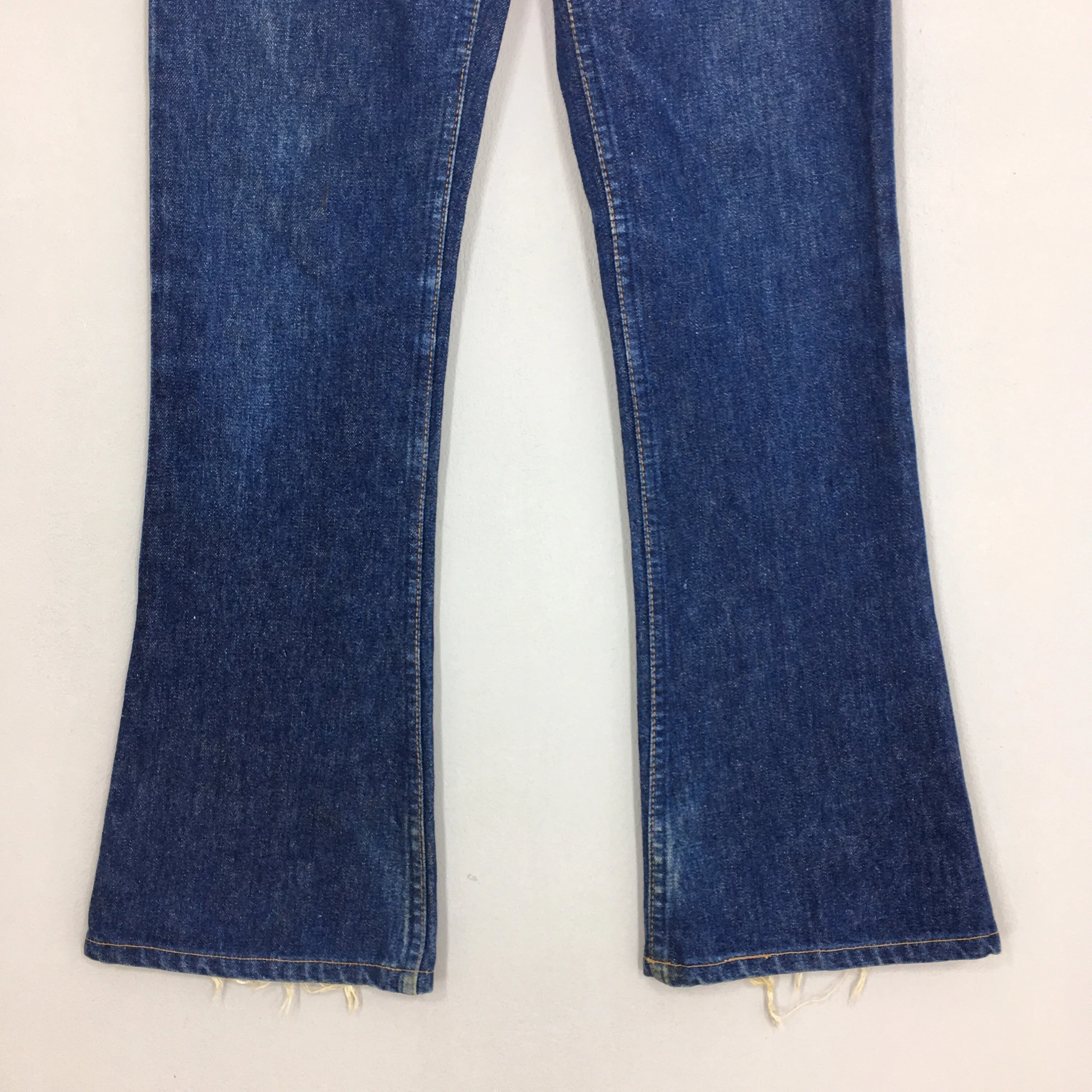 Levi's 646 Bell Bottom Flare High Waisted Jeans Size 26x32