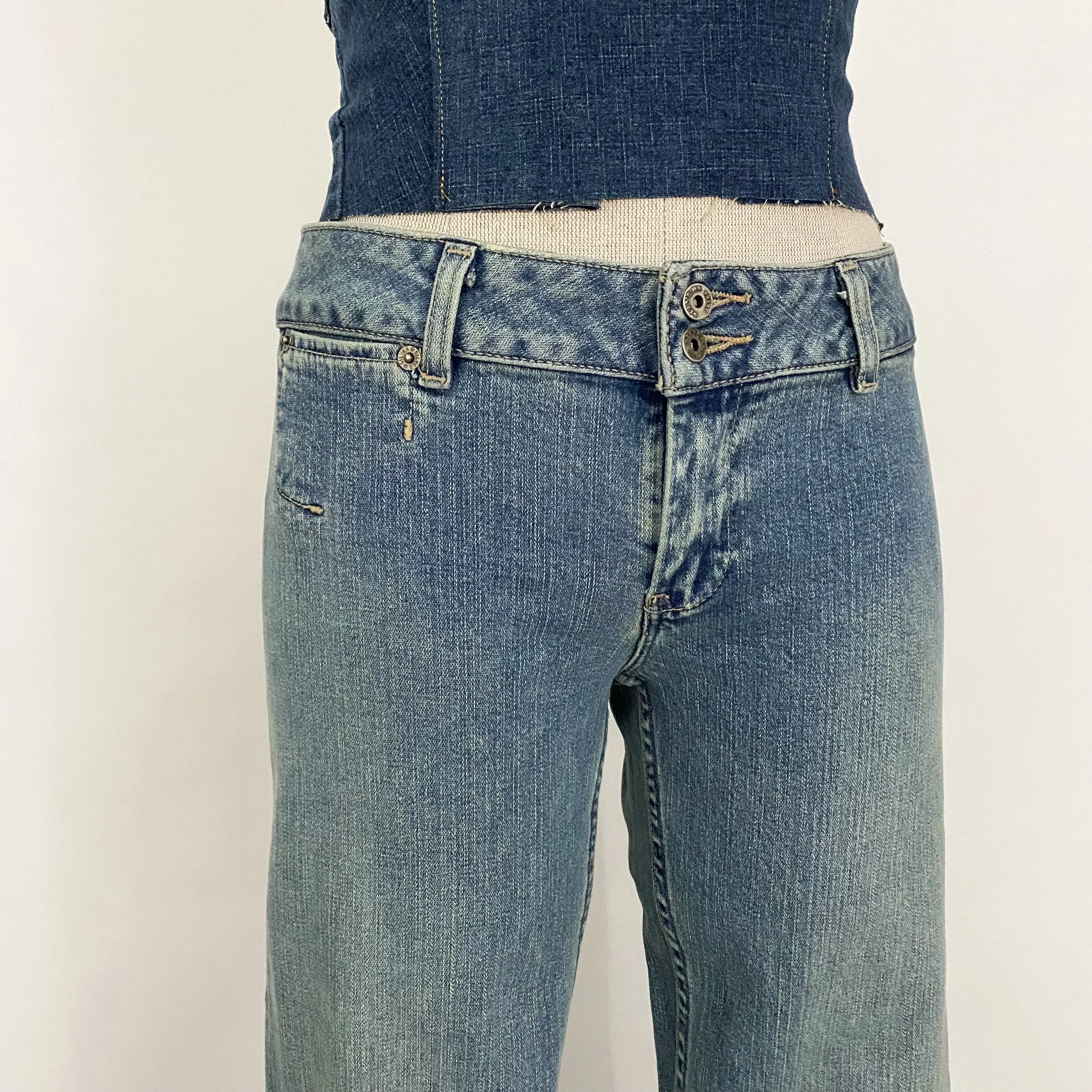 pocketless back low rise jeans - size 29 long