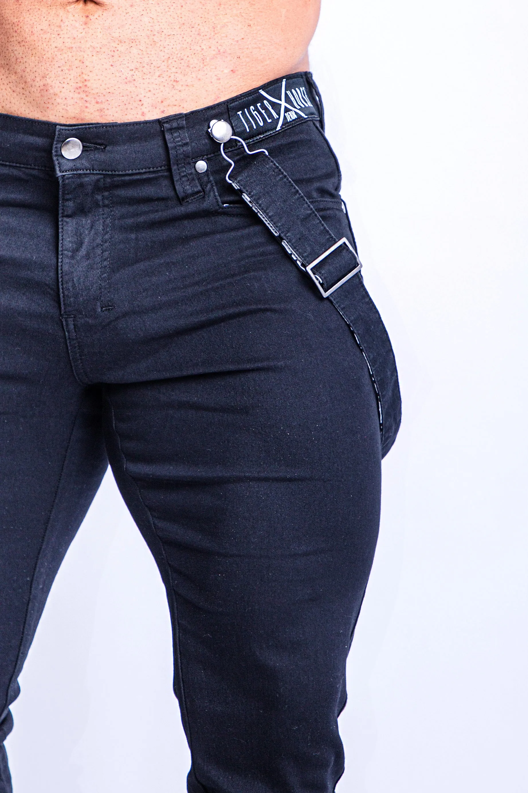 ROMEY DOUBLE BLACK NO-RIPS JEAN